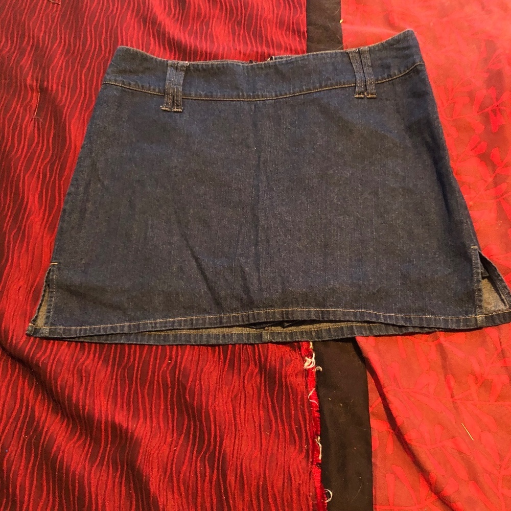 Nevada size 16 Jean skort. Zipper, belt holders, slits in sides,